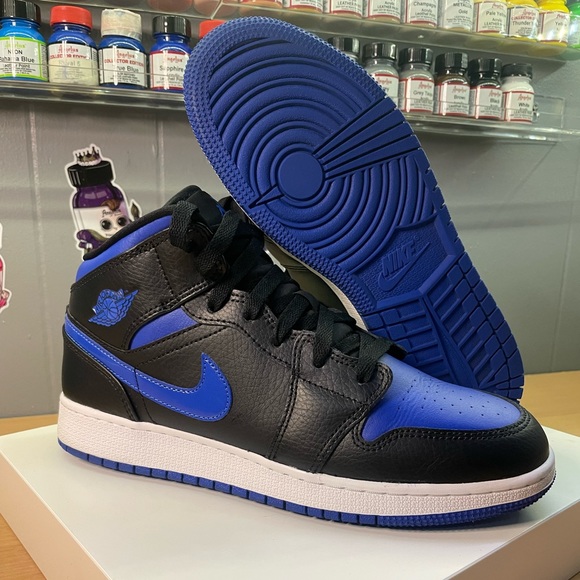 2019 Air Jordan Hyper Royal Mid 1s - Picture 2 of 6